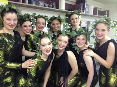 400777_406313609431037_253432211_n